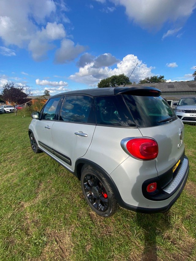 2014 FIAT 500L - Photo 5