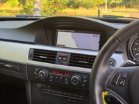 USED 2011 61 BMW 3 SERIES 3.0 325d SE Touring 5dr Diesel Steptronic Euro 5 (204 ps) 