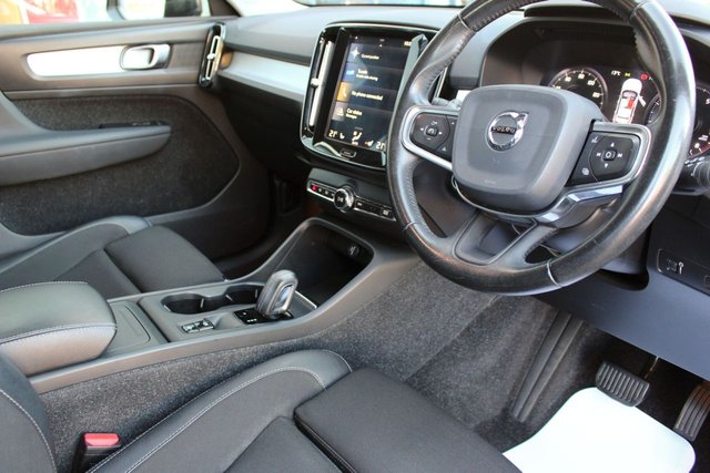 2020 VOLVO XC40 2.0 T4 Momentum Pro SUV 5dr Petrol Auto AWD Euro 6 (s/s) (190 ps) - Photo 9