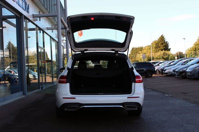 2017 MERCEDES-BENZ E-CLASS 2.0 E220d AMG Line Estate 5dr Diesel G-Tronic+ Euro 6 (s/s) (194 ps) - Photo 7