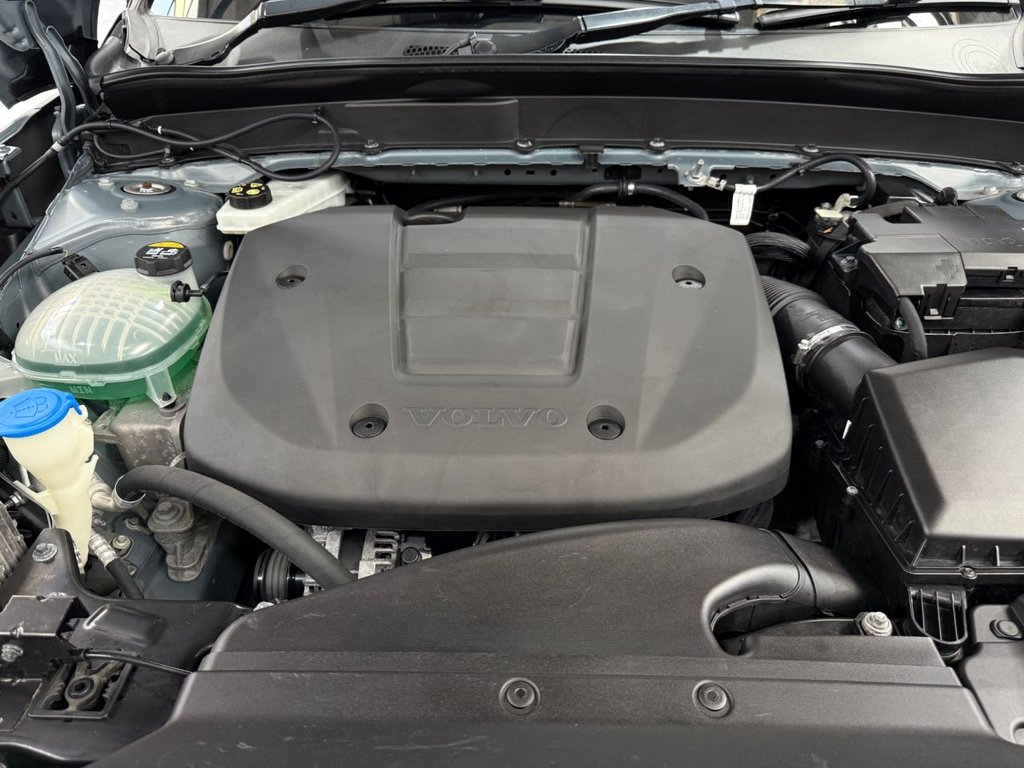 USED 2020 70 VOLVO XC40 1.5 T3 R-Design SUV 5dr Petrol Auto Euro 6 (s/s) (163 ps) NAV+FULL VOLVO M/D SERVICE HISTORY