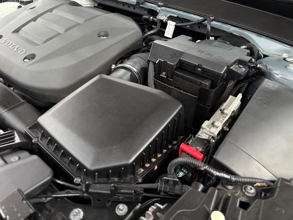 USED 2020 70 VOLVO XC40 1.5 T3 R-Design SUV 5dr Petrol Auto Euro 6 (s/s) (163 ps) NAV+FULL VOLVO M/D SERVICE HISTORY
