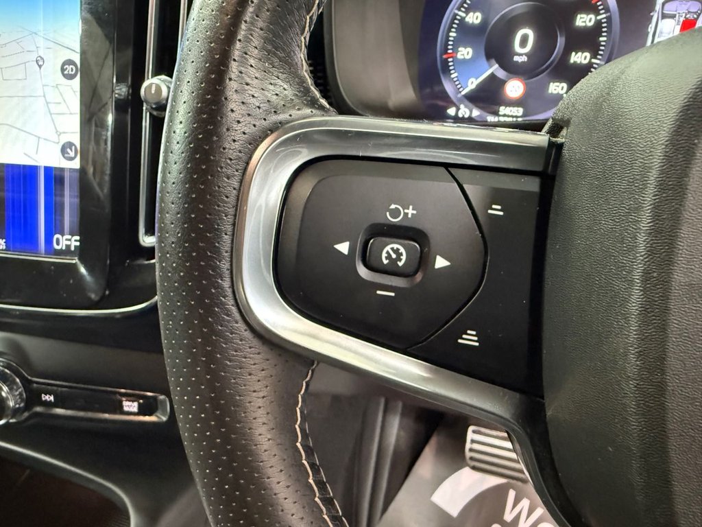 USED 2020 70 VOLVO XC40 1.5 T3 R-Design SUV 5dr Petrol Auto Euro 6 (s/s) (163 ps) NAV+FULL VOLVO M/D SERVICE HISTORY