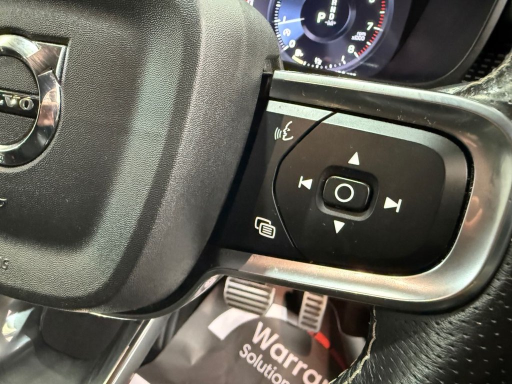 USED 2020 70 VOLVO XC40 1.5 T3 R-Design SUV 5dr Petrol Auto Euro 6 (s/s) (163 ps) NAV+FULL VOLVO M/D SERVICE HISTORY