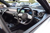 USED 2020 70 MERCEDES-BENZ A-CLASS 1.3 A250e 15.6kWh AMG Line (Premium Plus 2) Hatchback 5dr Petrol Plug-in Hybrid 8G-DCT Euro 6 (s/s) (218 ps) PAN ROOF / CARPLAY / REV CAM