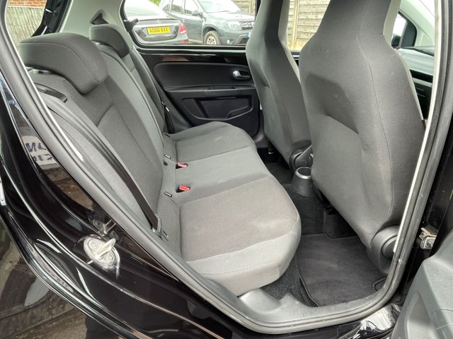 2014 Volkswagen Up! - Photo 5