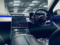 USED 2022 72 MERCEDES-BENZ S-CLASS 3.0 S580Le V6 28.6kWh AMG Line (Premium) Saloon 4dr Petrol Plug-in Hybrid G-Tronic+ Euro 6 (s/s) (510 ps) Black Pack / Dechrome | Lowering Links | Panoramic Roof | Burmester Sound | AA Inspected