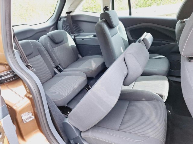 2015 FORD GRAND C-MAX - Photo 8