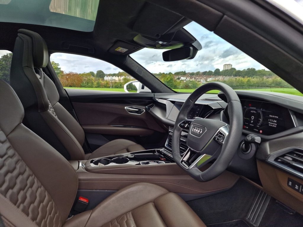 USED 2022 71 AUDI E-TRON GT 93.4kWh Vorsprung Saloon 4dr Electric Auto quattro (476 ps) 