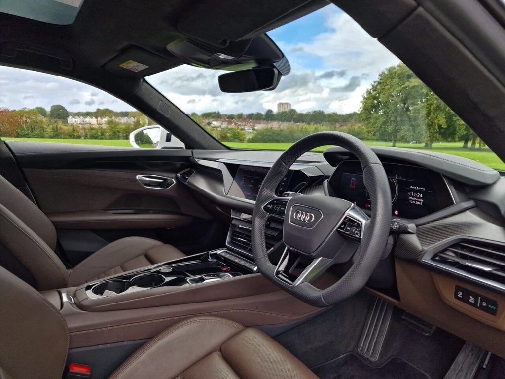 USED 2022 71 AUDI E-TRON GT 93.4kWh Vorsprung Saloon 4dr Electric Auto quattro (476 ps) 