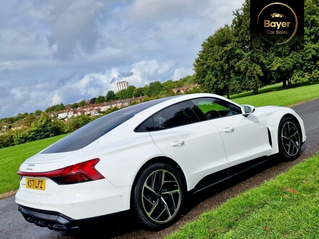 USED 2022 71 AUDI E-TRON GT 93.4kWh Vorsprung Saloon 4dr Electric Auto quattro (476 ps) 