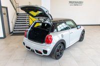 USED 2015 15 MINI HATCH 2.0 John Cooper Works Hatchback 3dr Petrol Auto Euro 6 (s/s) (231 ps) Chili & Media XL Package
