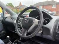 USED 2008 08 HONDA JAZZ 1.4 i-DSI SE Hatchback 5dr Petrol Manual (137 g/km, 82 bhp) CLEAN CONDITION THROUGHOUT + SERVICE HISTORY + FRESH SERVICE + NEW MOT + METALLIC BLUE COLOUR + SPEC INCLUDES ALLOY WHEELS, CLOTH INTERIOR, REMOTE LOCKING, ELECTRIC WINDOWS AND MIRRORS, MULTIFUNCTION STEERING WHEEL, A/C + 3 MONTHS WARRANTY + 12 MONTHS AA BREAKDOWN COVER INCLUDED