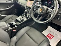 USED 2022 72 PORSCHE MACAN 2.0T SUV 5dr Petrol PDK 4WD Euro 6 (s/s) (265 ps) 