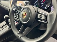 USED 2022 72 PORSCHE MACAN 2.0T SUV 5dr Petrol PDK 4WD Euro 6 (s/s) (265 ps) 