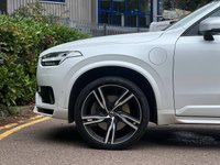 USED 2017 67 VOLVO XC90 2.0h T8 Twin Engine 10.4kWh R-Design Pro SUV 5dr Petrol Plug-in Hybrid Auto 4WD Euro 6 (s/s) (407 ps) 