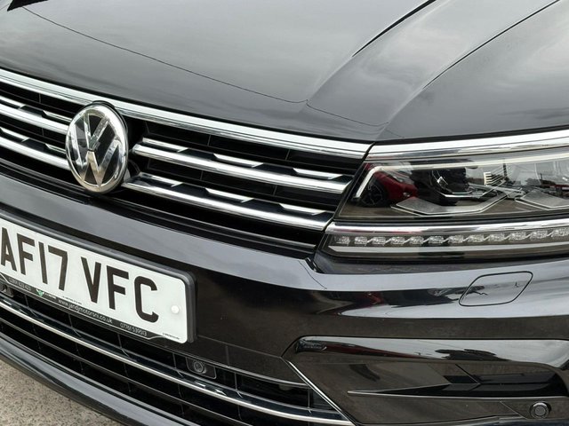 2017 VOLKSWAGEN TIGUAN 2.0 TDI BlueMotion Tech R-Line SUV 5dr Diesel DSG 4Motion Euro 6 (s/s) (150 ps) - Photo 8