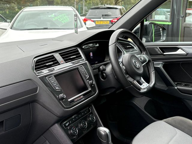 2017 VOLKSWAGEN TIGUAN 2.0 TDI BlueMotion Tech R-Line SUV 5dr Diesel DSG 4Motion Euro 6 (s/s) (150 ps) - Photo 10
