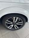 USED 2015 65 LAND ROVER DISCOVERY 4 3.0 SD V6 HSE Luxury SUV 5dr Diesel Auto 4WD Euro 6 (s/s) (256 bhp) This 2015 Land Rover Discovery 4 SD V6 HSE Luxury boasts exceptionally low mileage for its age, having covered just 60,041 miles. As a Euro 6 compliant model, it features a powerful 3.0L Diesel engine paired with a Four Wheel Drive drivetrain, offering robust performance and capability. The HSE Luxury trim ensures a premium experience, with notable features including automatic headlights, front parking aid, a heated steering wheel, and automatic climate control with air filtration.