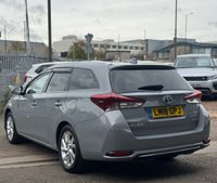 USED 2018 18 TOYOTA AURIS 1.8 VVT-h Icon Tech Touring Sports 5dr Petrol Hybrid CVT Euro 6 (s/s) (136 ps) 