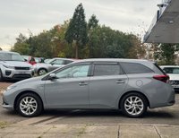 USED 2018 18 TOYOTA AURIS 1.8 VVT-h Icon Tech Touring Sports 5dr Petrol Hybrid CVT Euro 6 (s/s) (136 ps) 