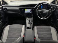 USED 2018 18 TOYOTA AURIS 1.8 VVT-h Icon Tech Touring Sports 5dr Petrol Hybrid CVT Euro 6 (s/s) (136 ps) 