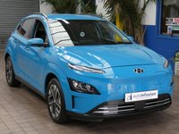 USED 2021 21 HYUNDAI KONA 64kWh Premium SUV 5dr Electric Auto (10.5kW Charger) (204 ps) SAT NAV REAR VIEW CAMERA ANDROID APPLE CARPLAY PARKING SENSORS 1 OWNER EXCELLENT SERVICE HISTORY HYUNDAI WARRANTY TILL MAY 2026