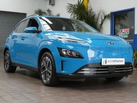 USED 2021 21 HYUNDAI KONA 64kWh Premium SUV 5dr Electric Auto (10.5kW Charger) (204 ps) SAT NAV REAR VIEW CAMERA ANDROID APPLE CARPLAY PARKING SENSORS 1 OWNER EXCELLENT SERVICE HISTORY HYUNDAI WARRANTY TILL MAY 2026