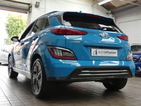 USED 2021 21 HYUNDAI KONA 64kWh Premium SUV 5dr Electric Auto (10.5kW Charger) (204 ps) SAT NAV REAR VIEW CAMERA ANDROID APPLE CARPLAY PARKING SENSORS 1 OWNER EXCELLENT SERVICE HISTORY HYUNDAI WARRANTY TILL MAY 2026