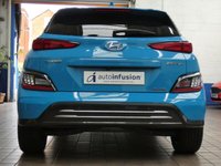 USED 2021 21 HYUNDAI KONA 64kWh Premium SUV 5dr Electric Auto (10.5kW Charger) (204 ps) SAT NAV REAR VIEW CAMERA ANDROID APPLE CARPLAY PARKING SENSORS 1 OWNER EXCELLENT SERVICE HISTORY HYUNDAI WARRANTY TILL MAY 2026