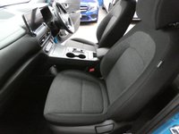 USED 2021 21 HYUNDAI KONA 64kWh Premium SUV 5dr Electric Auto (10.5kW Charger) (204 ps) SAT NAV REAR VIEW CAMERA ANDROID APPLE CARPLAY PARKING SENSORS 1 OWNER EXCELLENT SERVICE HISTORY HYUNDAI WARRANTY TILL MAY 2026
