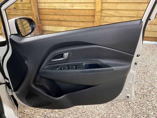 2016 KIA RIO (2016) - Photo 9