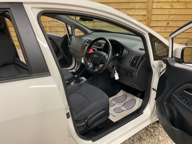 2016 KIA RIO (2016) - Photo 11