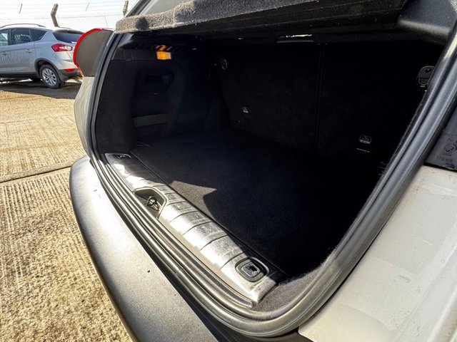 2016 Peugeot 2008 1.6L Allure 5dr - Photo 8