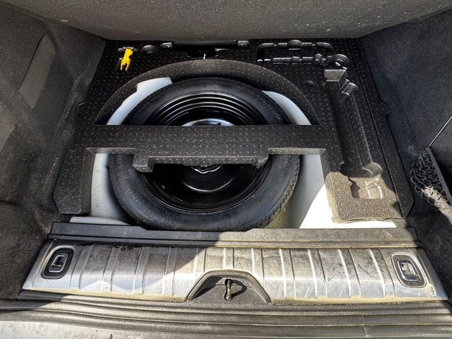 2016 Peugeot 2008 1.6L Allure 5dr - Photo 9