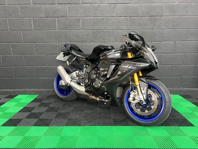 View our YAMAHA R1M
