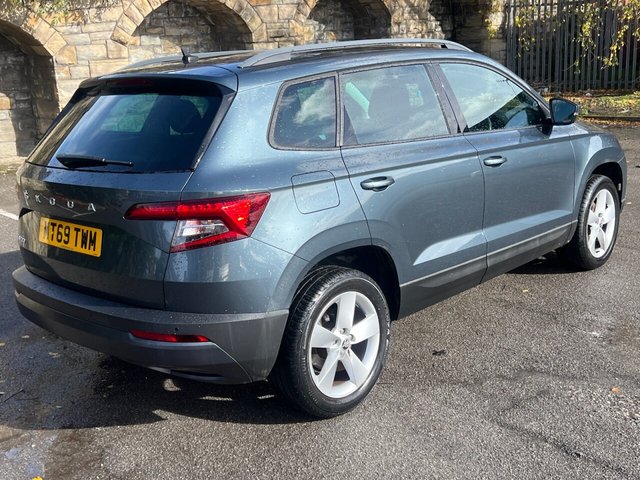 2019 SKODA KAROQ 1.0 TSI GPF SE SUV 5dr Petrol Manual Euro 6 (s/s) (115 ps) - Photo 3