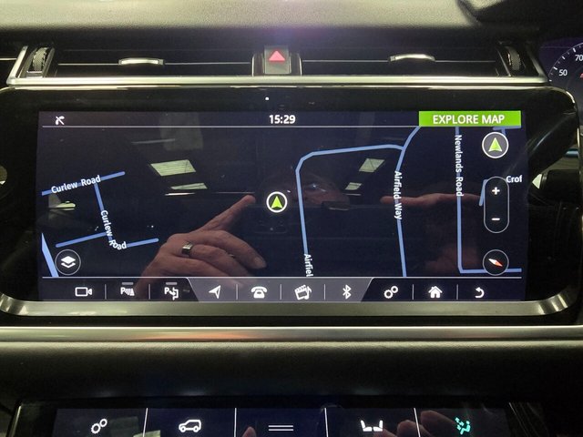 2017 LAND ROVER RANGE ROVER VELAR 3.0 Si6 V6 R-Dynamic HSE Auto 4WD Euro 6 (s/s) 5dr - Photo 4