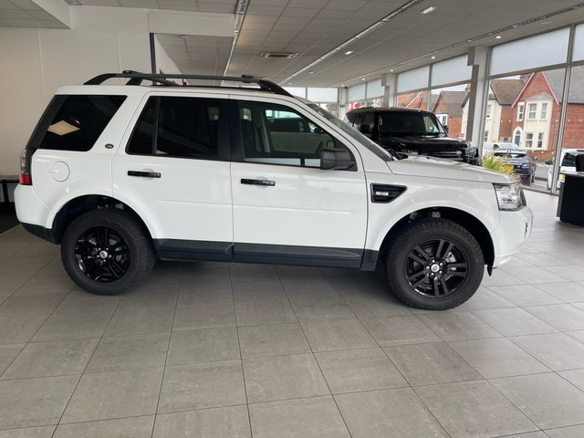 View our LAND ROVER FREELANDER 2