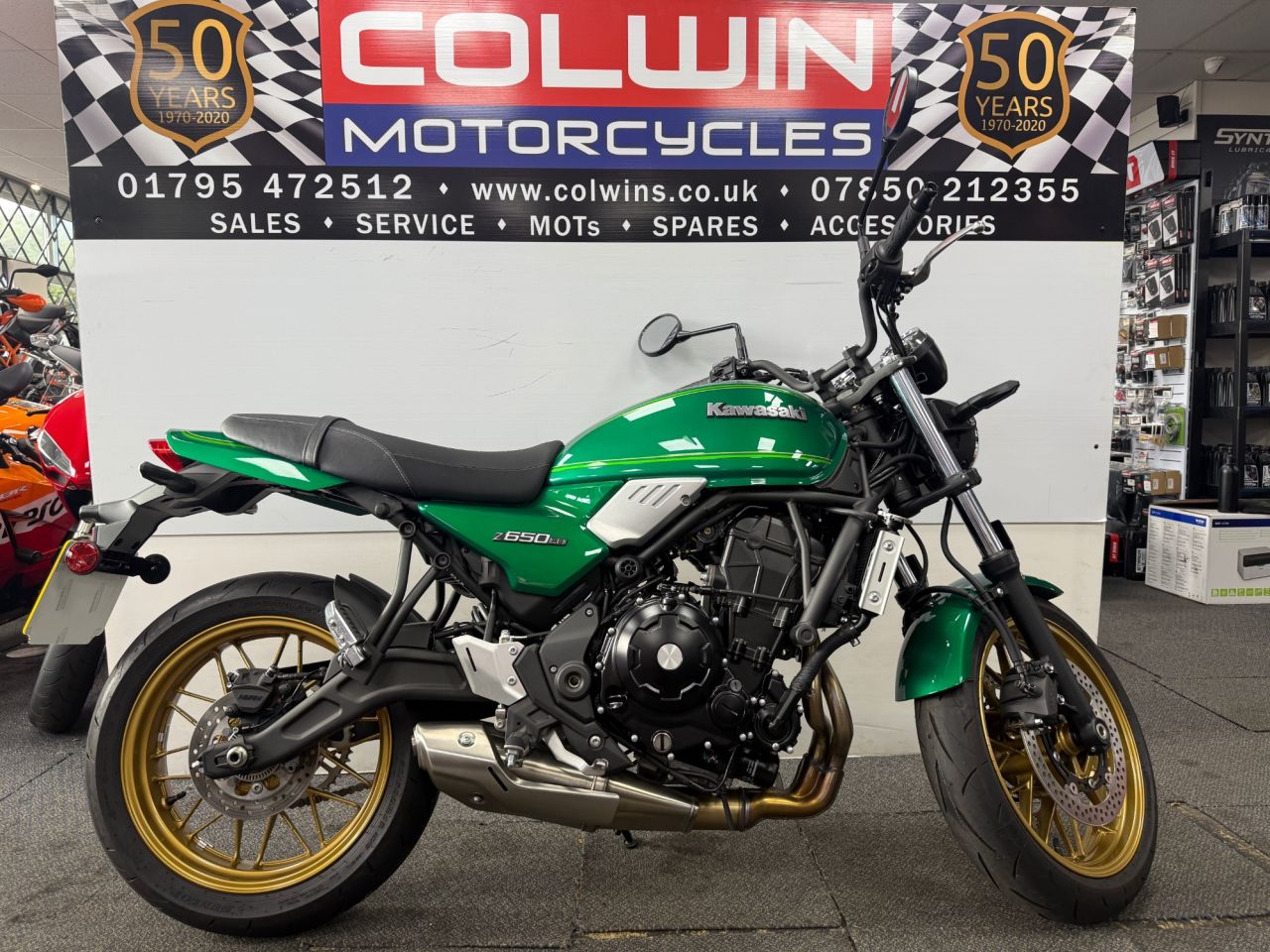 【ru_】 Kawasaki Z650 RS 650 Modern Classic Petrol Manual Euro 5 (68 Ps)