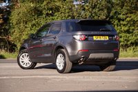 USED 2019 19 LAND ROVER DISCOVERY SPORT 2.0L TD4 SE DIESEL 180HP (AUTOMATIC) CORRIS GREY METALLIC PAINTWORK + HEATED SEATS + 7 SEATS + DAB + NAV