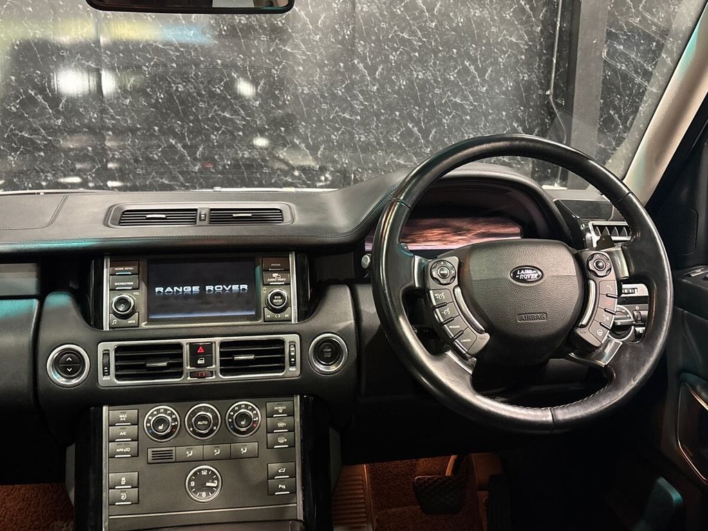 USED 2011 11 LAND ROVER RANGE ROVER 4.4 TD V8 Vogue SUV 5dr Diesel Auto 4WD Euro 5 (313 bhp) 3 OWNERS|DUAL VIEW|NEW TYRES