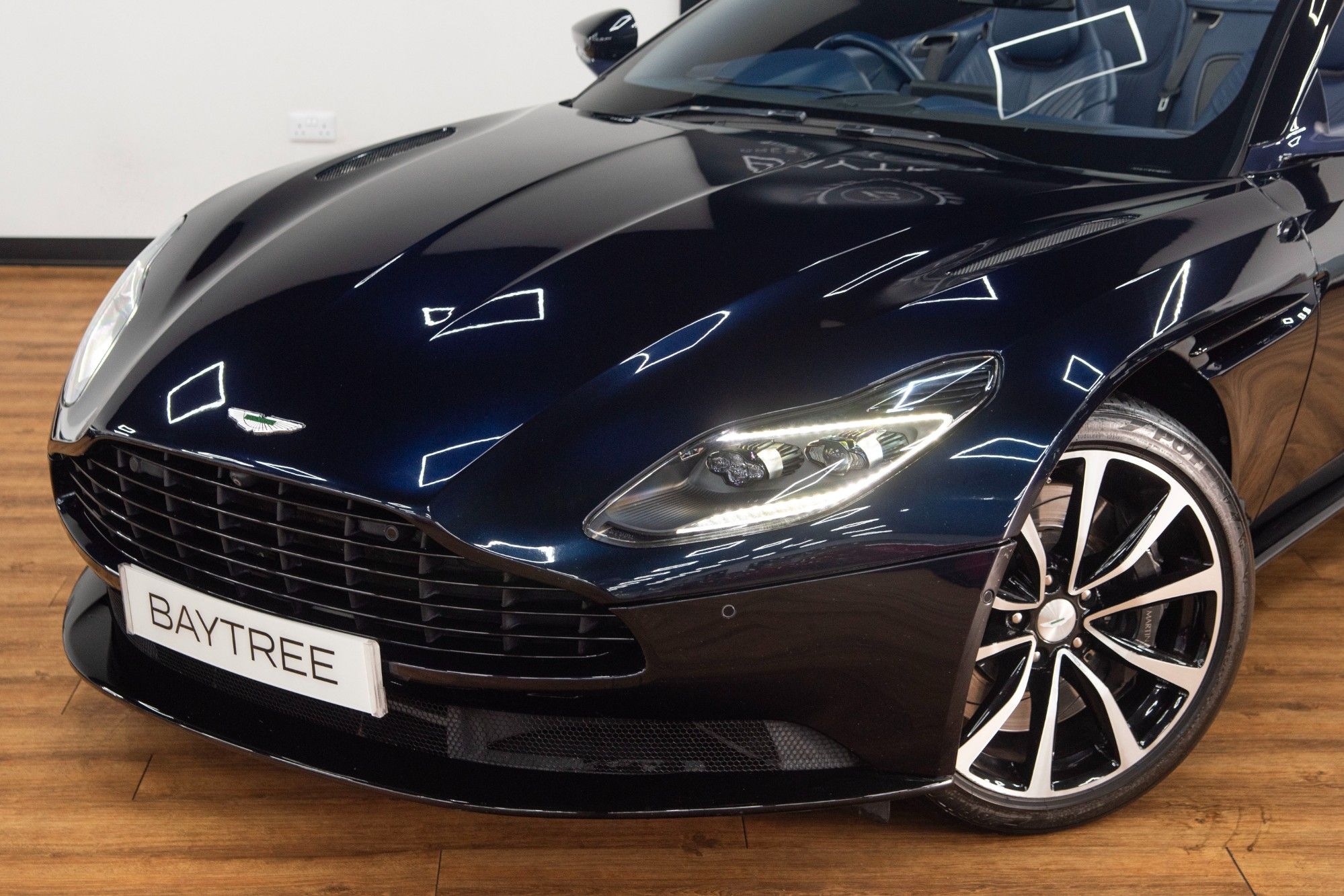 USED 2018 ASTON MARTIN DB11 4.0 V8 Volante  
