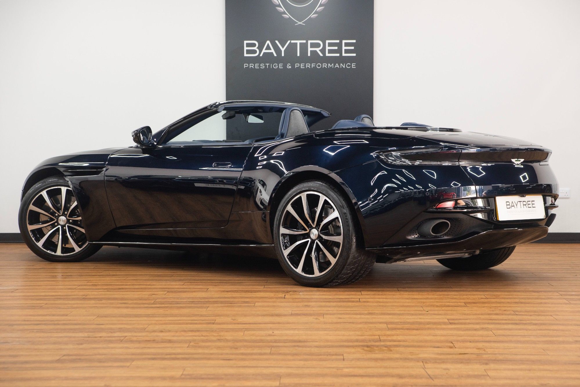 USED 2018 ASTON MARTIN DB11 4.0 V8 Volante  