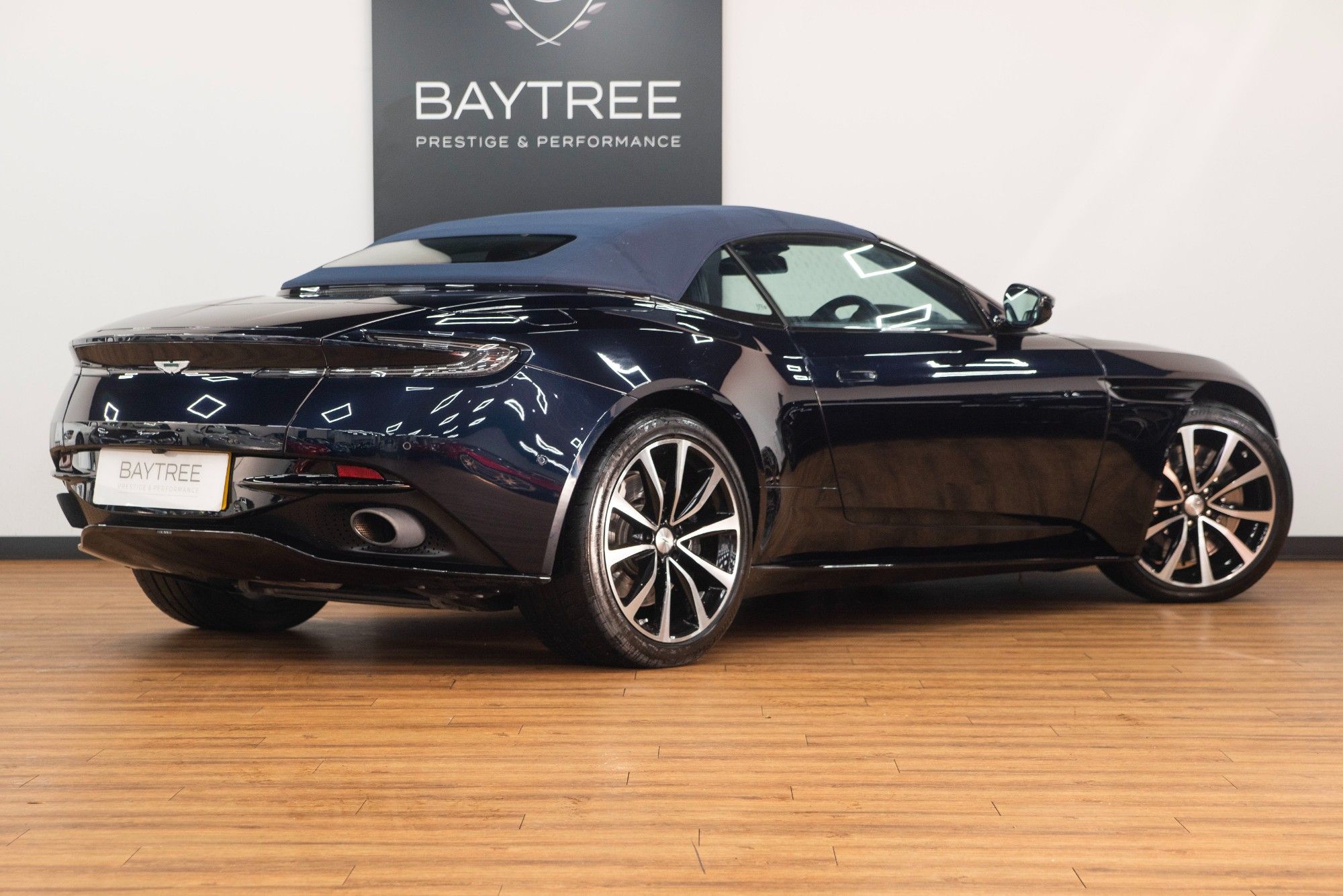 USED 2018 ASTON MARTIN DB11 4.0 V8 Volante  