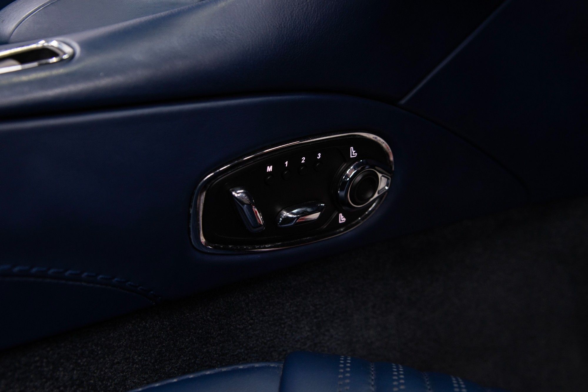 USED 2018 ASTON MARTIN DB11 4.0 V8 Volante  