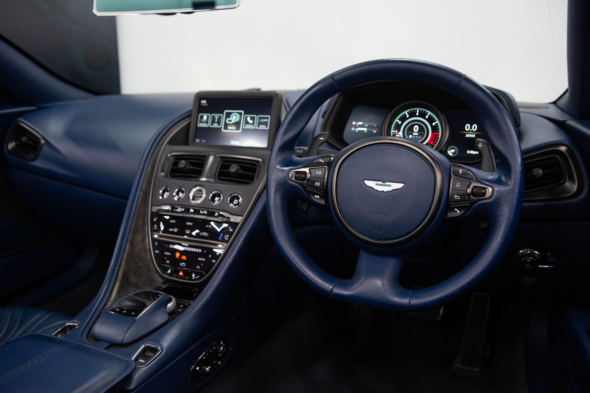 USED 2018 ASTON MARTIN DB11 4.0 V8 Volante  