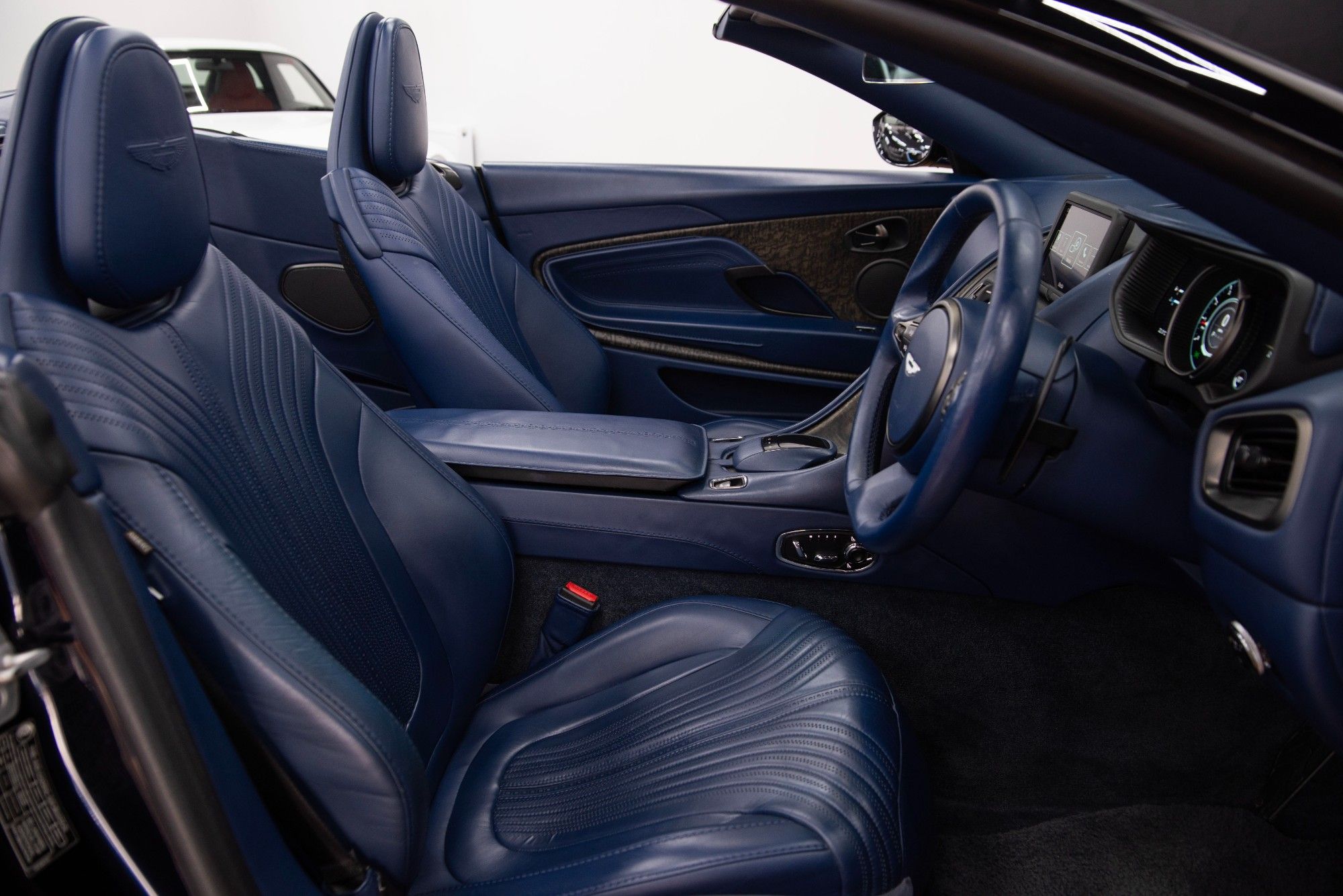 USED 2018 ASTON MARTIN DB11 4.0 V8 Volante  