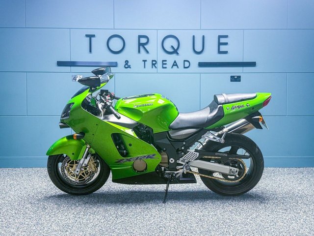KAWASAKI ZX-12R Ninja 1199cc - 4820 Miles Review | Car-Search.ai