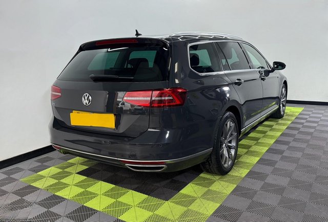 2018 VOLKSWAGEN PASSAT - Photo 2